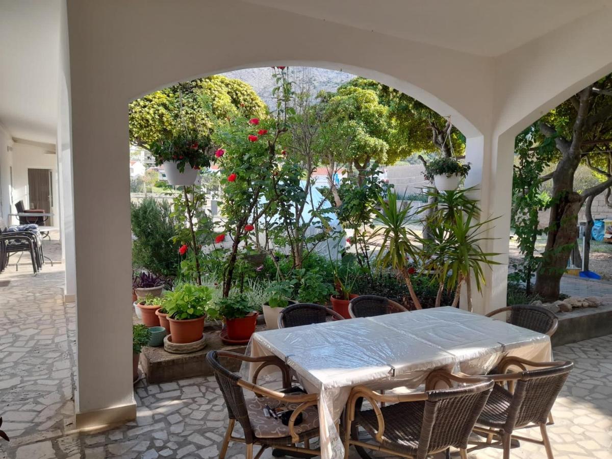 Rooms & Apartments Kaurloto Паг Екстер'єр фото