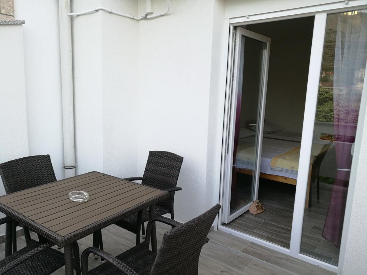 Rooms & Apartments Kaurloto Паг Екстер'єр фото